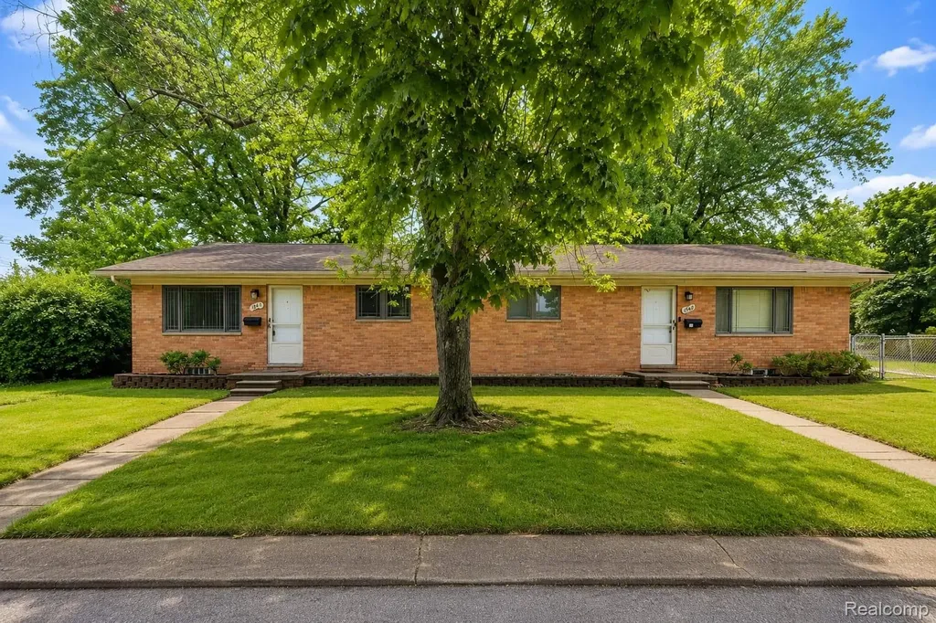 1641-1643 Fairview Avenue Royal Oak City MI 48073