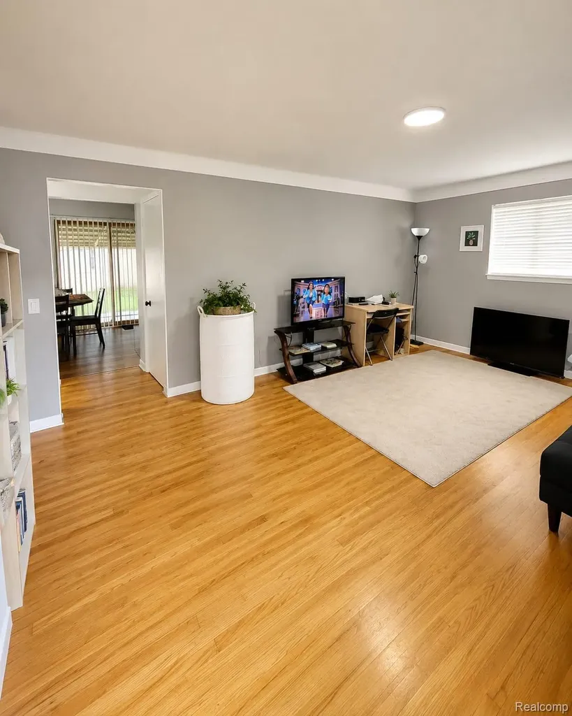 1641-1643 Fairview Avenue Royal Oak City MI 48073