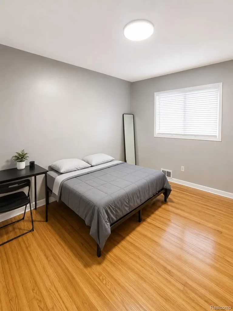 1641-1643 Fairview Avenue Royal Oak City MI 48073