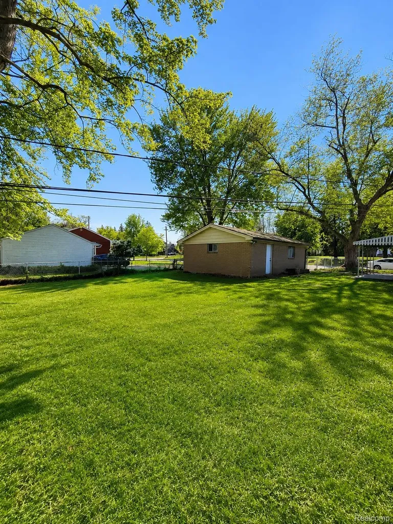 1641-1643 Fairview Avenue Royal Oak City MI 48073