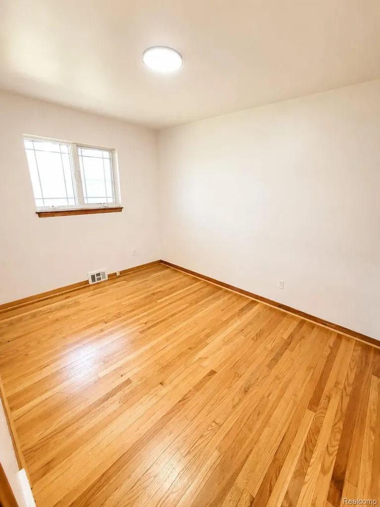 1641-1643 Fairview Avenue Royal Oak City MI 48073