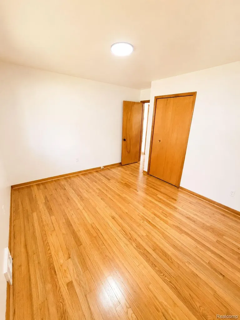 1641-1643 Fairview Avenue Royal Oak City MI 48073