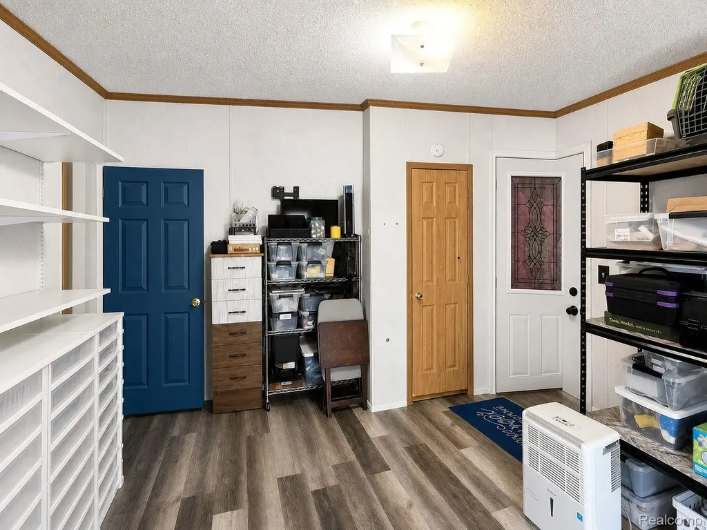 90 Menlo Park Drive Sumpter Township MI 48111