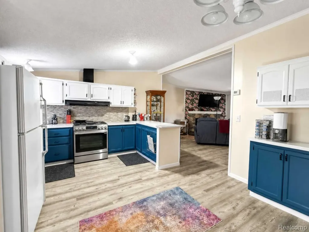 90 Menlo Park Drive Sumpter Township MI 48111