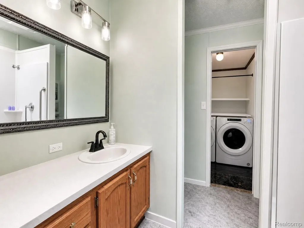 90 Menlo Park Drive Sumpter Township MI 48111