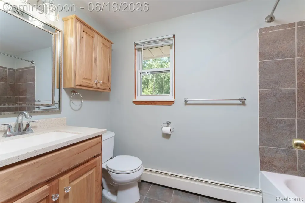 423 Sunset White Lake Charter Township MI 48383