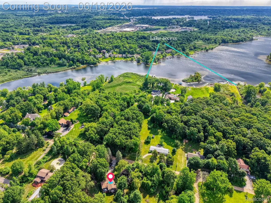 423 Sunset White Lake Charter Township MI 48383
