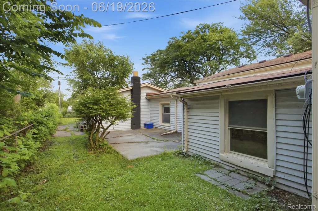 21211 Ardmore Park Drive St. Clair Shores City MI 48081