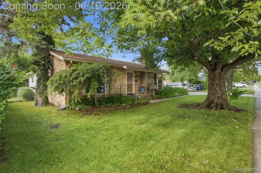 21211 Ardmore Park Drive St. Clair Shores City MI 48081