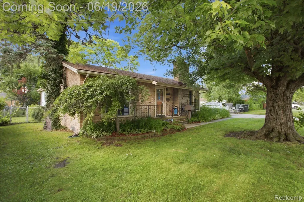 21211 Ardmore Park Drive St. Clair Shores City MI 48081
