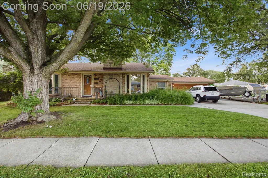21211 Ardmore Park Drive St. Clair Shores City MI 48081
