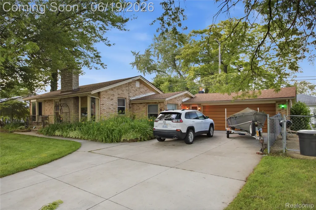 21211 Ardmore Park Drive St. Clair Shores City MI 48081