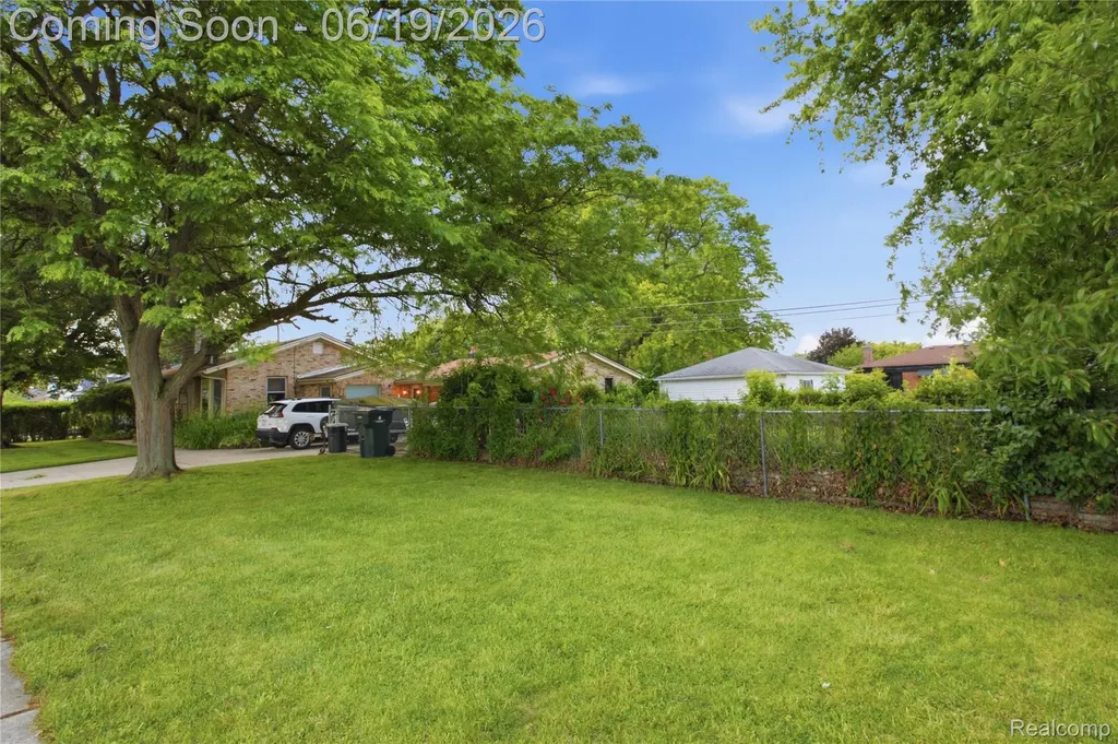 21211 Ardmore Park Drive St. Clair Shores City MI 48081