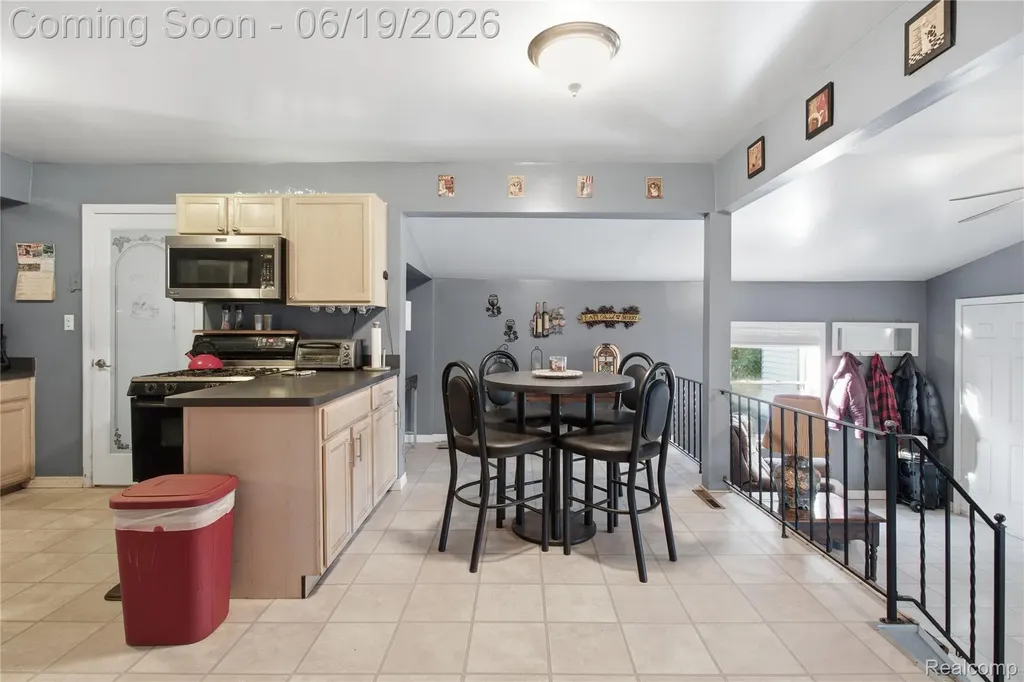21211 Ardmore Park Drive St. Clair Shores City MI 48081
