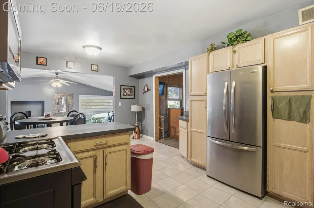 21211 Ardmore Park Drive St. Clair Shores City MI 48081