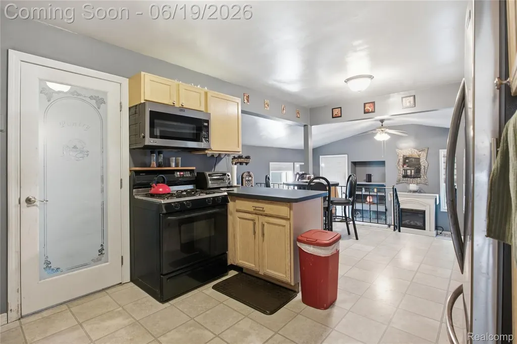 21211 Ardmore Park Drive St. Clair Shores City MI 48081