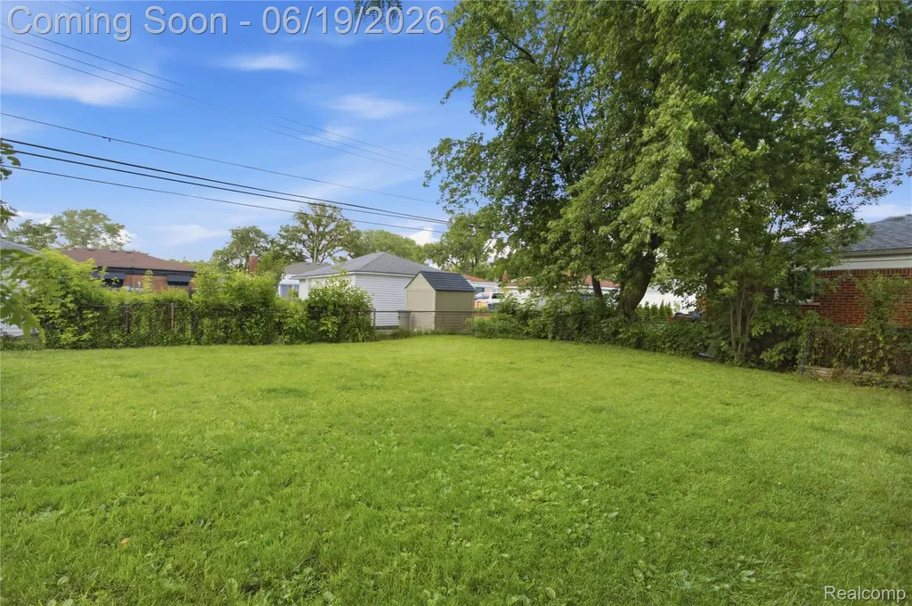 21211 Ardmore Park Drive St. Clair Shores City MI 48081