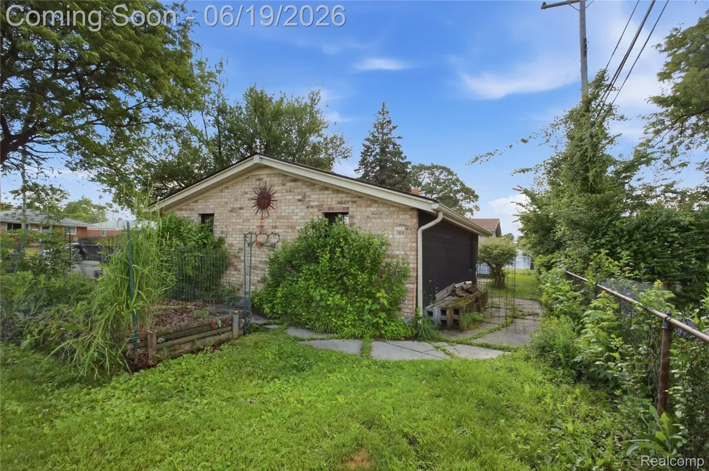 21211 Ardmore Park Drive St. Clair Shores City MI 48081