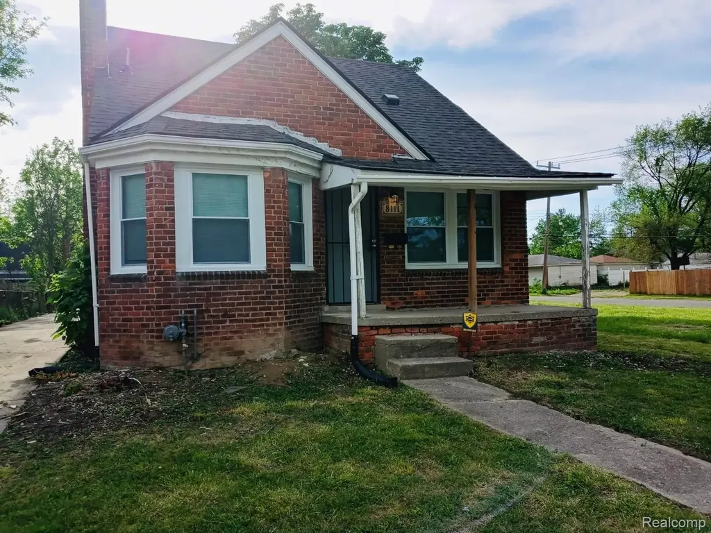 8111 Warwick Street Detroit City MI 48228