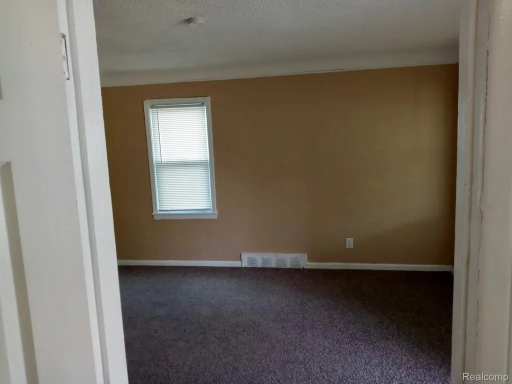 8111 Warwick Street Detroit City MI 48228