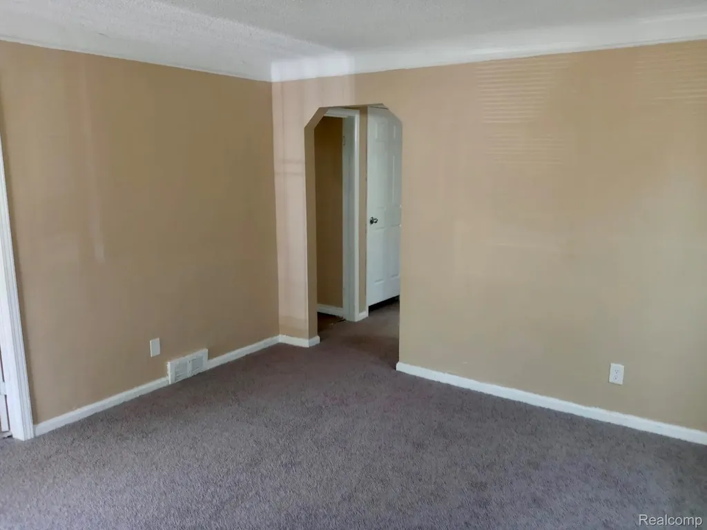 8111 Warwick Street Detroit City MI 48228