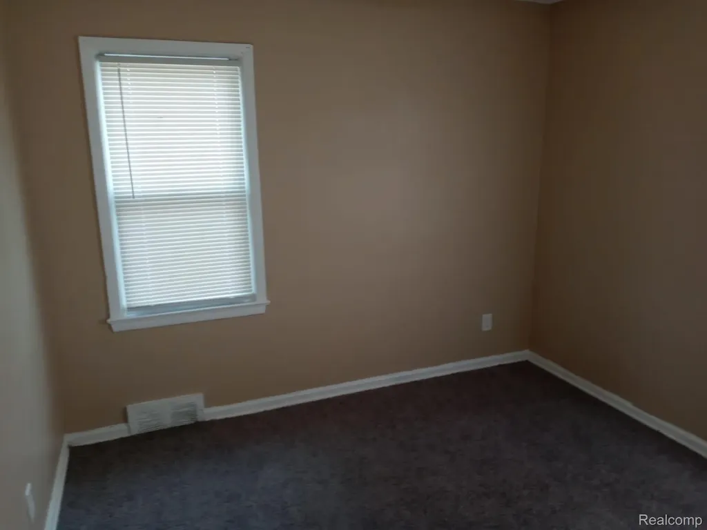 8111 Warwick Street Detroit City MI 48228