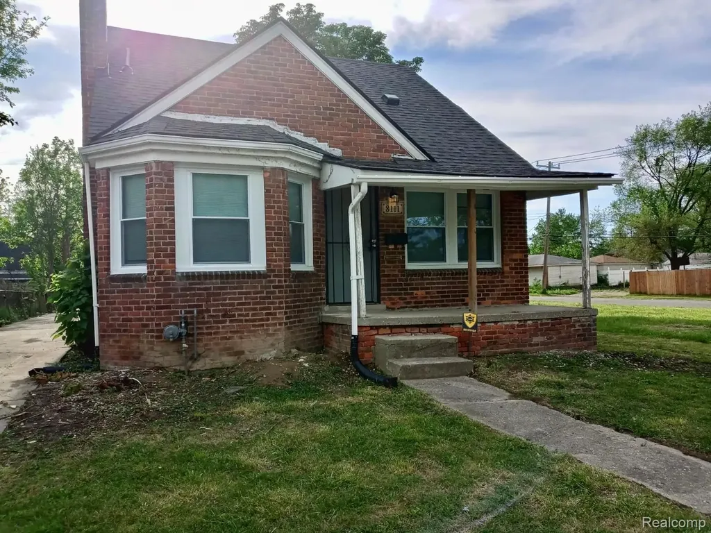 8111 Warwick Street Detroit City MI 48228