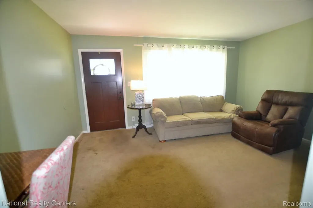 30159 Palmer Boulevard Madison Heights City MI 48071