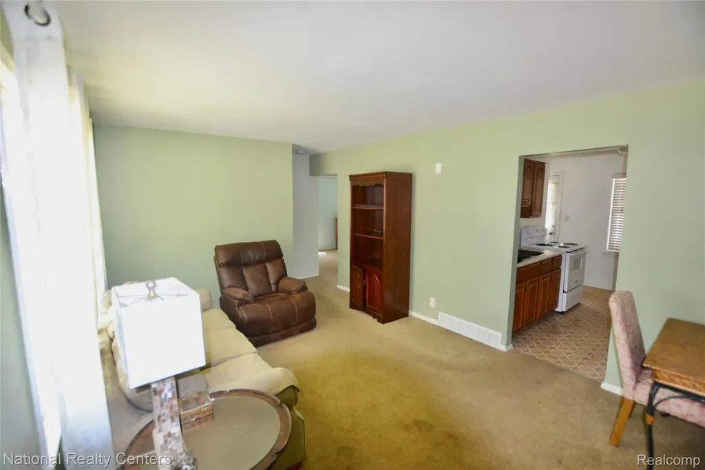 30159 Palmer Boulevard Madison Heights City MI 48071