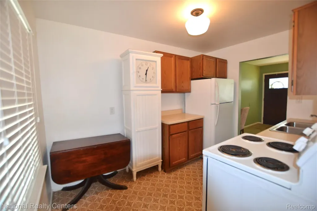 30159 Palmer Boulevard Madison Heights City MI 48071