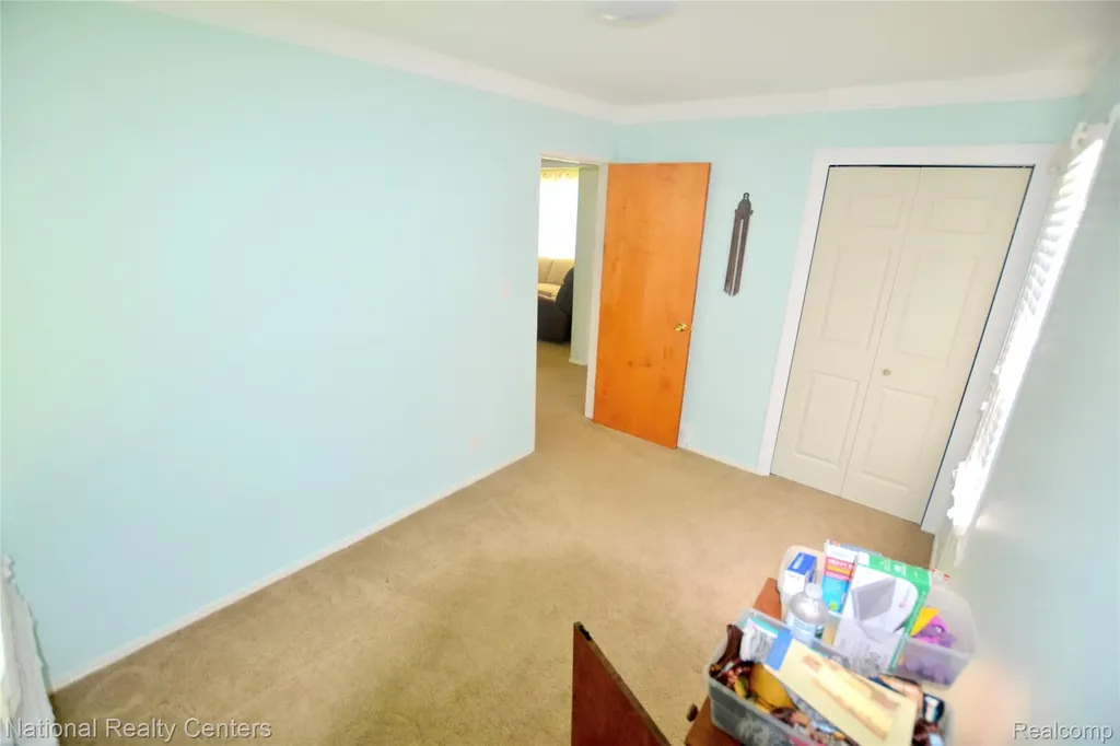 30159 Palmer Boulevard Madison Heights City MI 48071