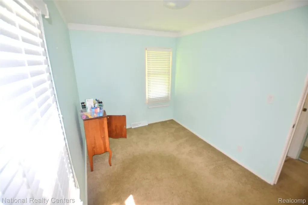 30159 Palmer Boulevard Madison Heights City MI 48071