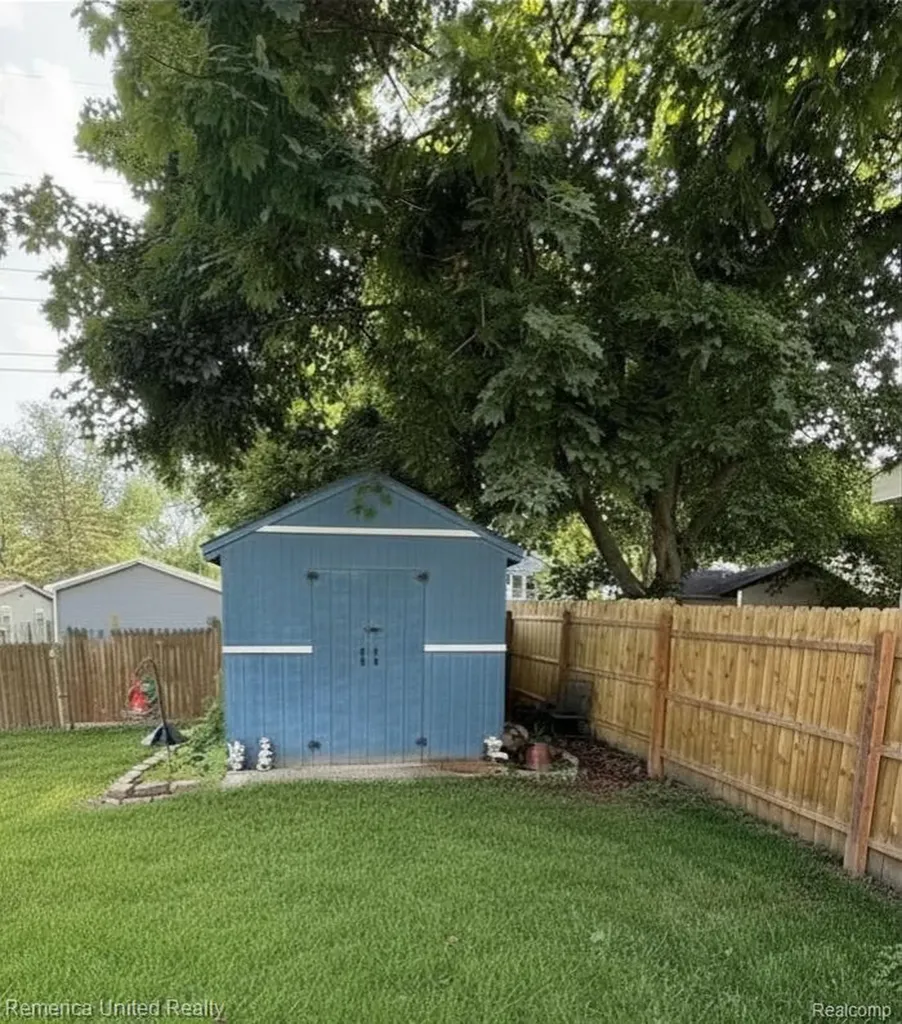 4861 Allingham Drive White Lake Charter Township MI 48383