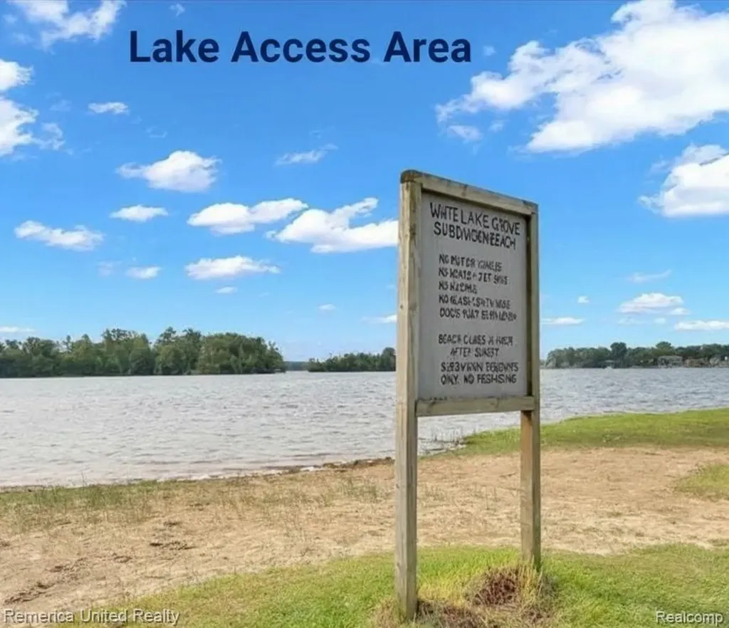 4861 Allingham Drive White Lake Charter Township MI 48383