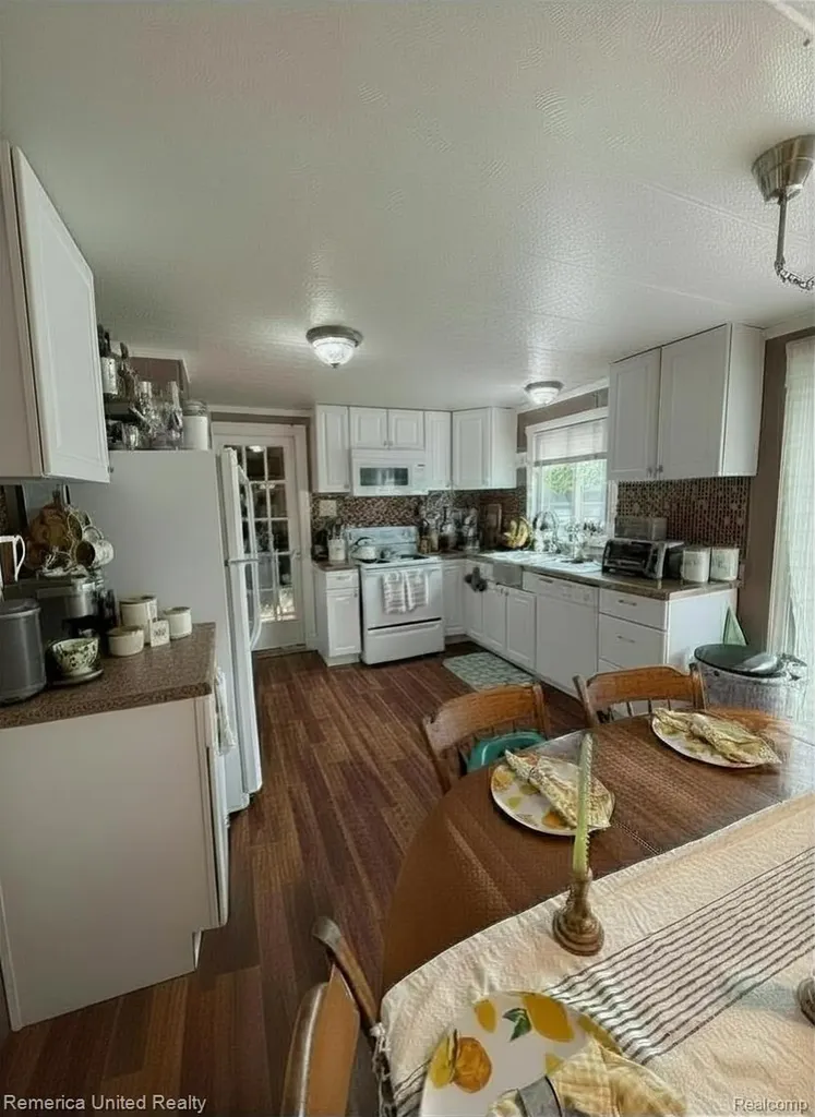 4861 Allingham Drive White Lake Charter Township MI 48383