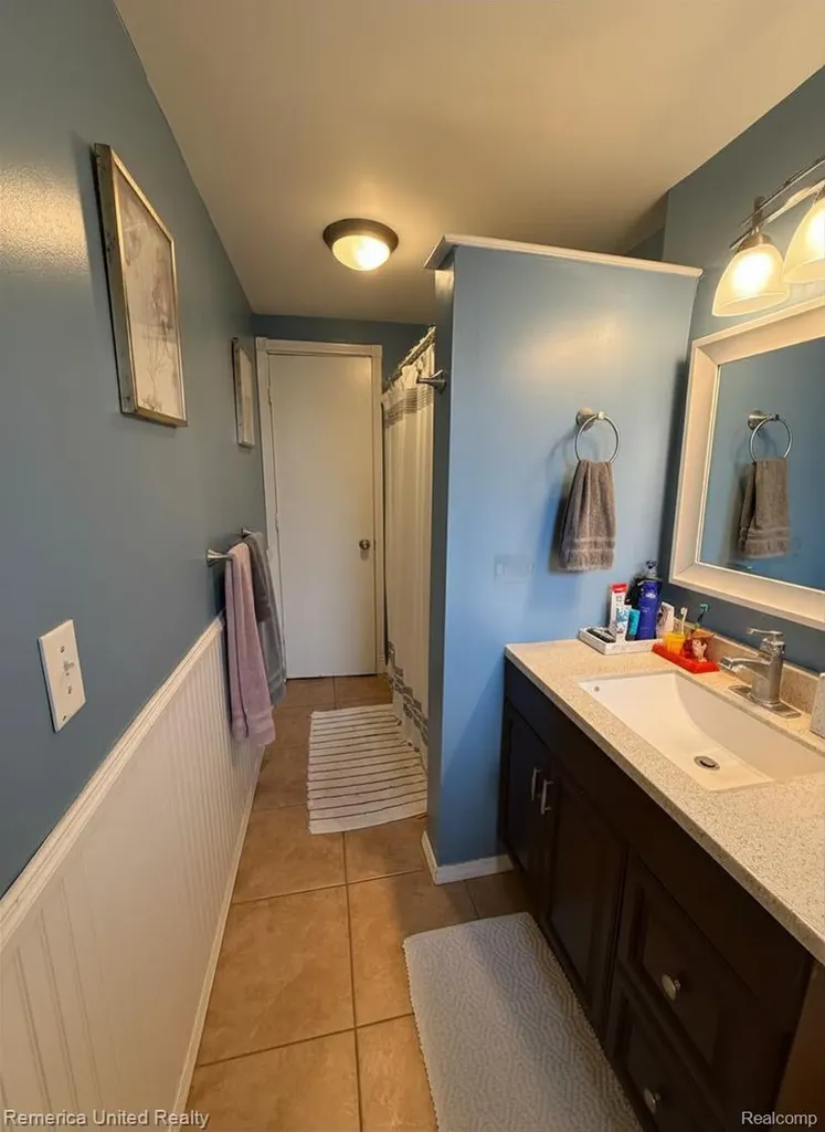 4861 Allingham Drive White Lake Charter Township MI 48383