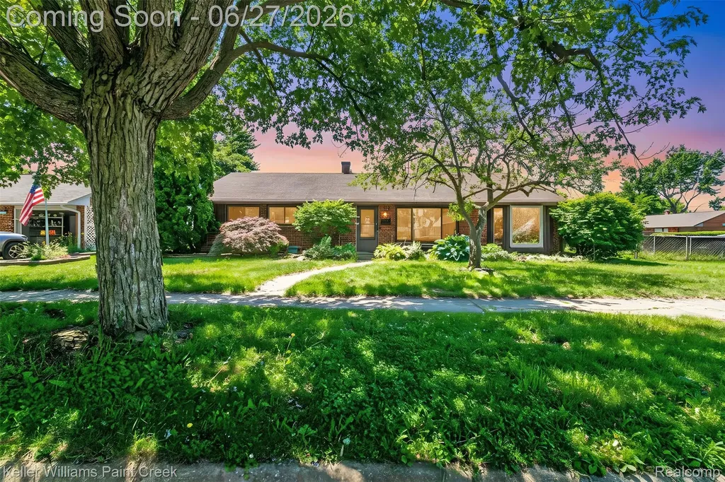 20510 Luna Street Clinton Charter Township MI 48035