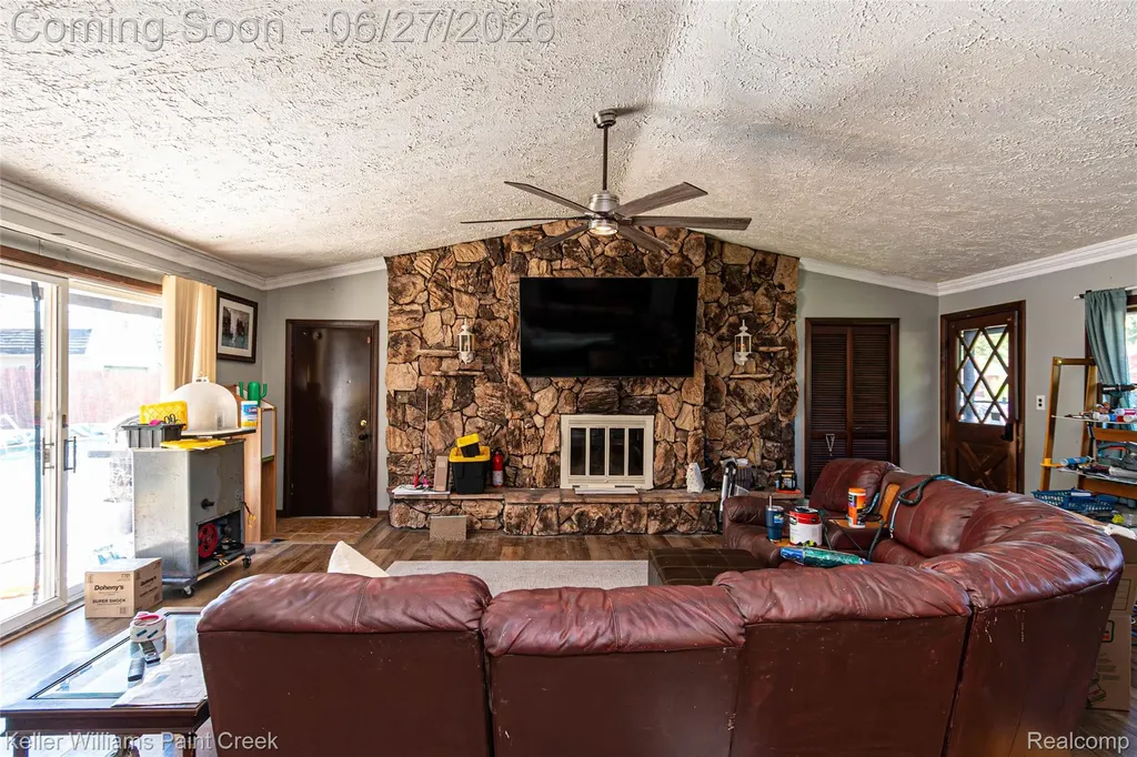 20510 Luna Street Clinton Charter Township MI 48035