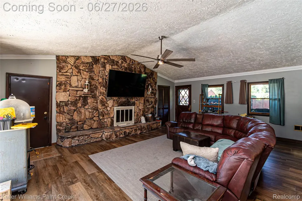 20510 Luna Street Clinton Charter Township MI 48035