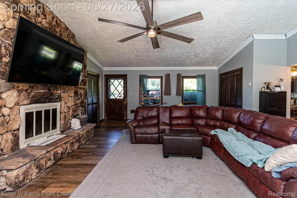 20510 Luna Street Clinton Charter Township MI 48035