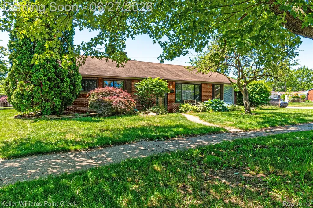 20510 Luna Street Clinton Charter Township MI 48035