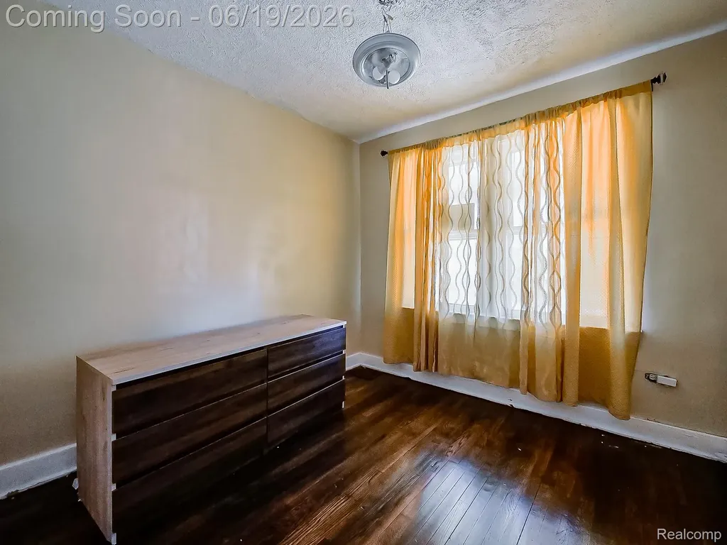 7681 Ellsworth Street Detroit City MI 48238