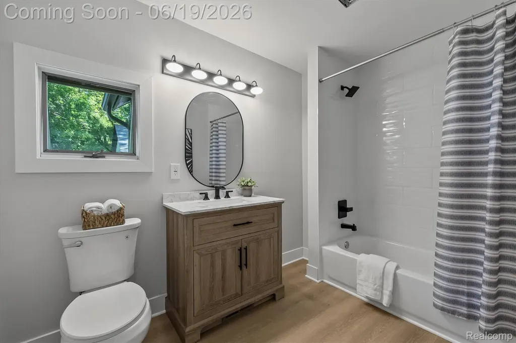117 E Church Street E Lake Orion Village MI 48362