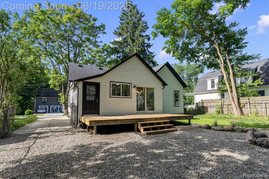 117 E Church Street E Lake Orion Village MI 48362
