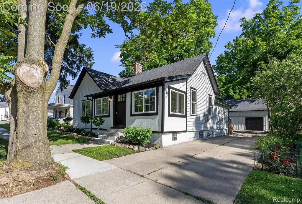 117 E Church Street E Lake Orion Village MI 48362