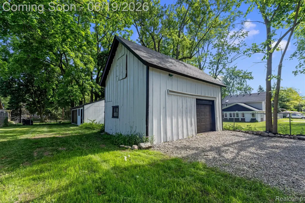 117 E Church Street E Lake Orion Village MI 48362