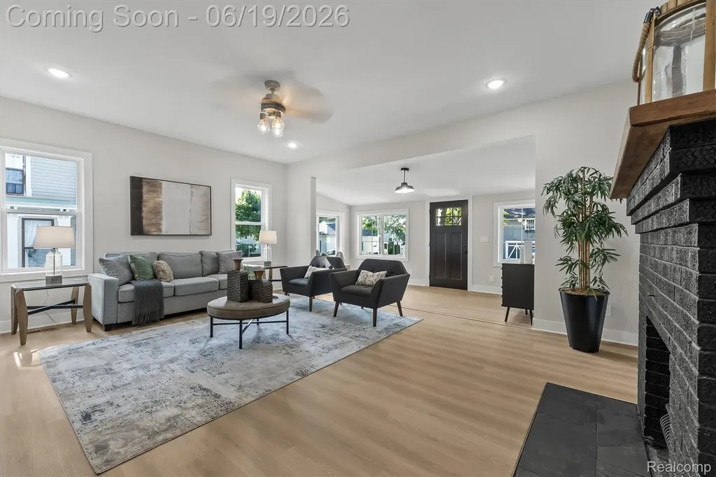 117 E Church Street E Lake Orion Village MI 48362