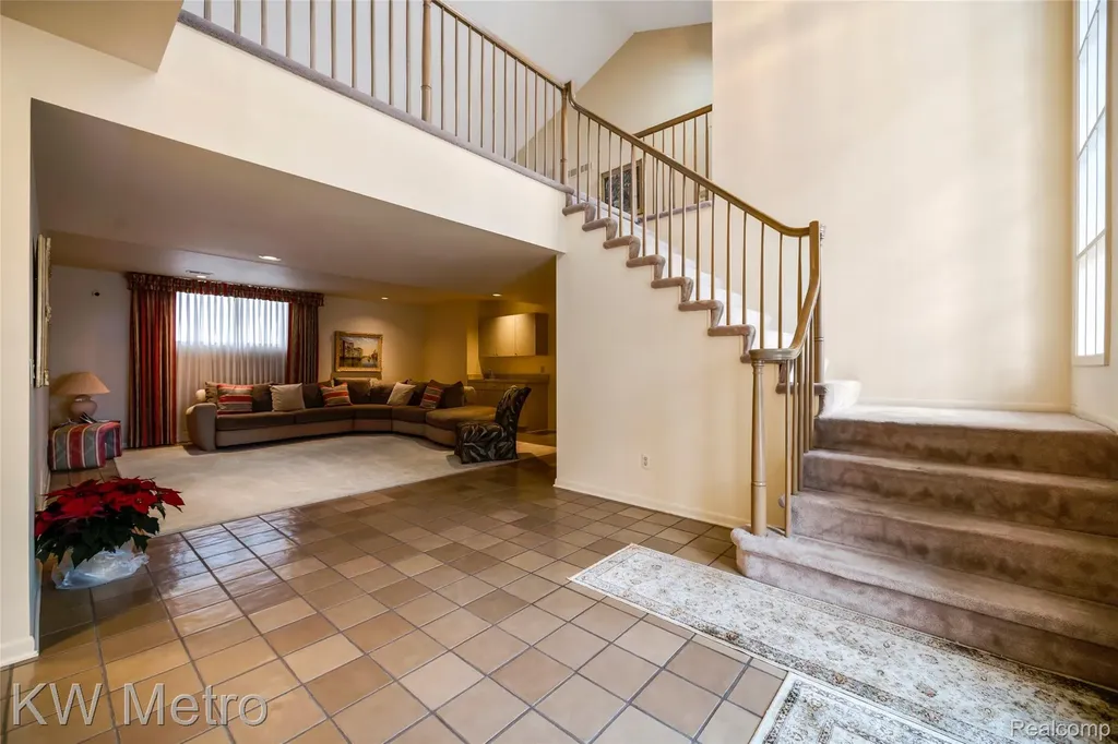 3086 Bloomfield Park Drive West Bloomfield Charter Township MI 48323