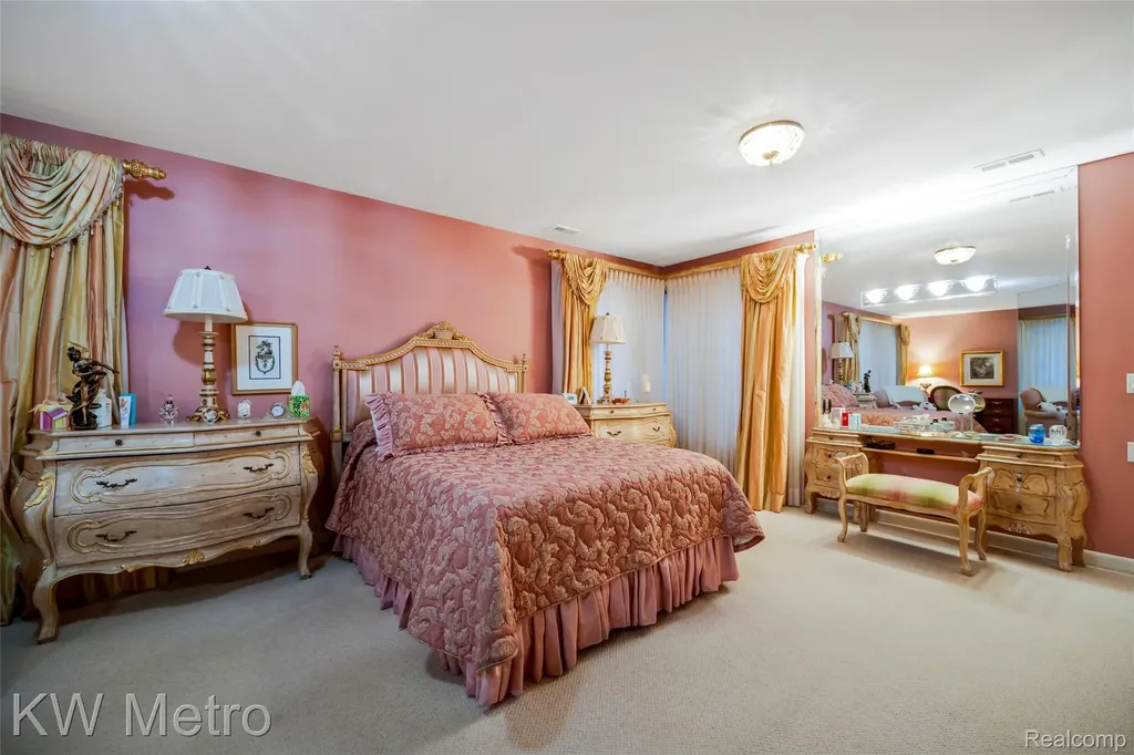 3086 Bloomfield Park Drive West Bloomfield Charter Township MI 48323