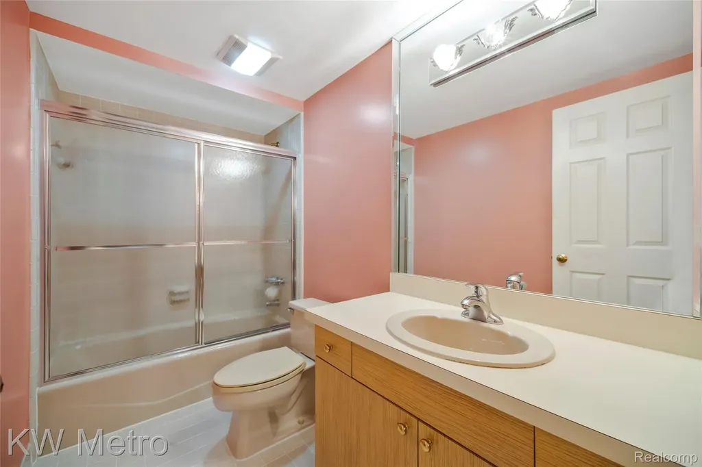 3086 Bloomfield Park Drive West Bloomfield Charter Township MI 48323